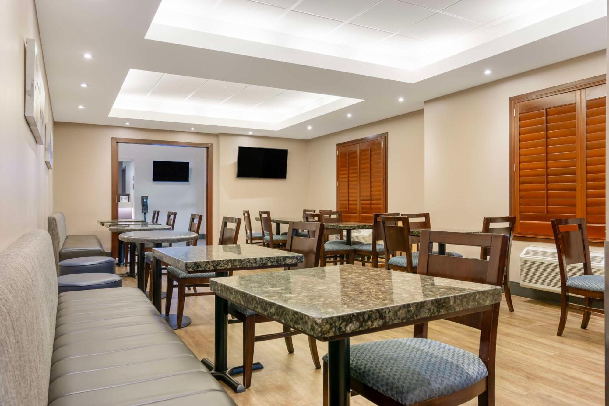 Best Western Plus Brandon Inn מראה חיצוני תמונה